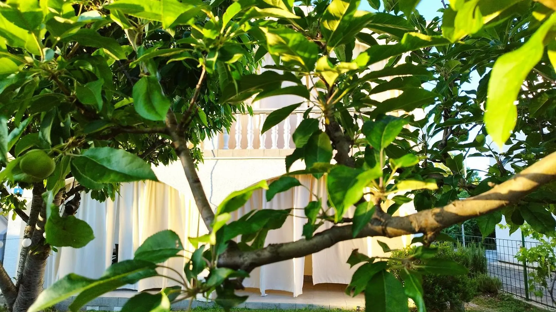 Apartments Iris Вир Хорватия