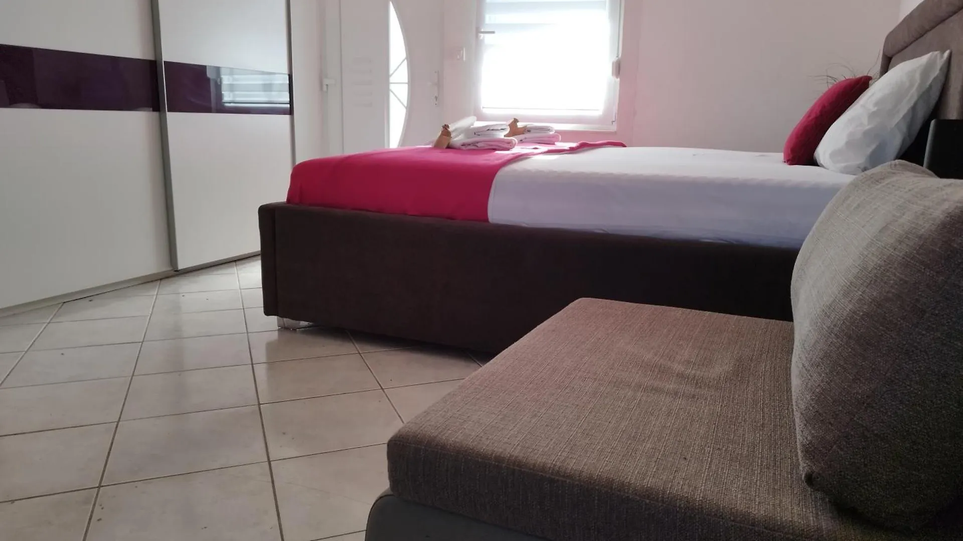 Apartments Iris Вир